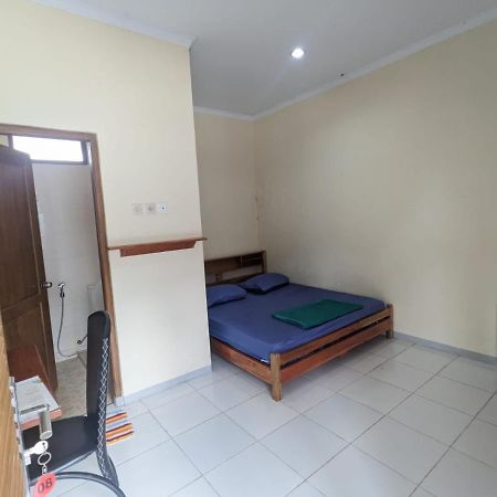 Rumah Pagar Merah Homestay Yogyakarta Extérieur photo