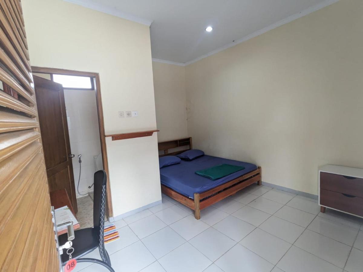 Rumah Pagar Merah Homestay Yogyakarta Extérieur photo